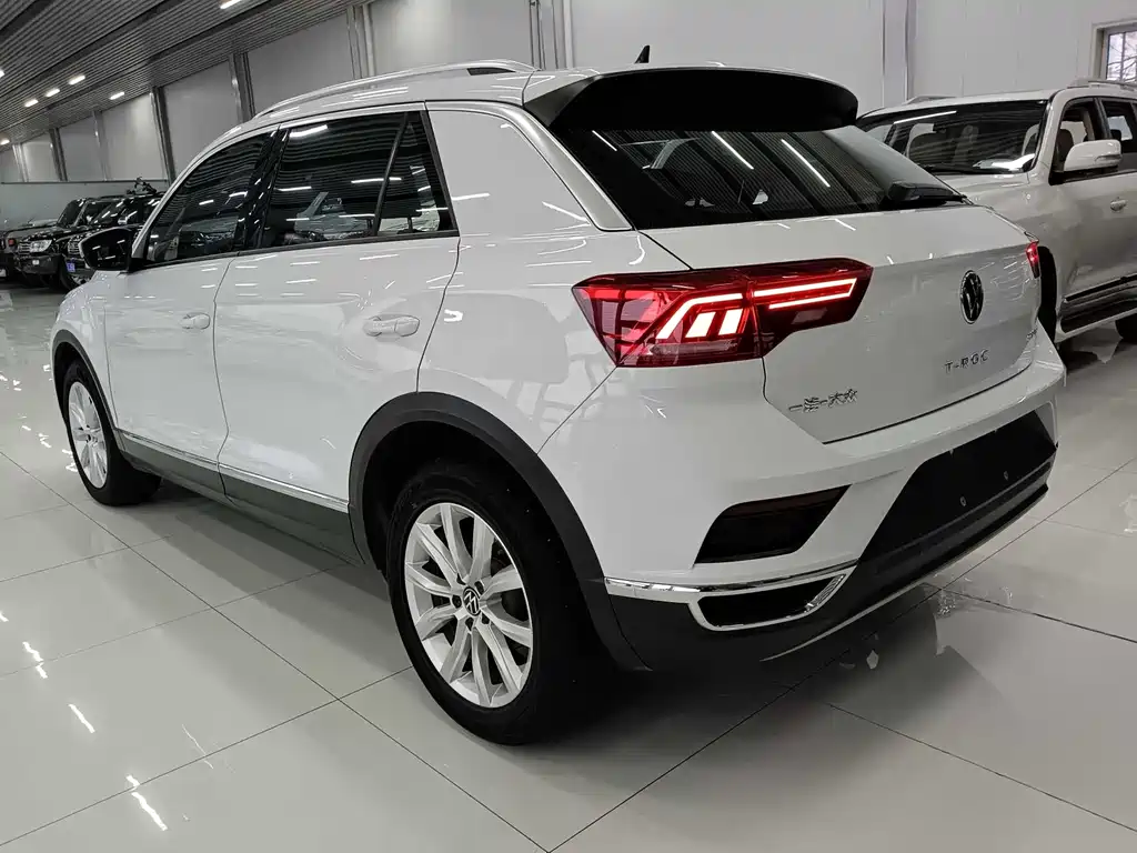 Volkswagen T-Roc 2023 — фото 6