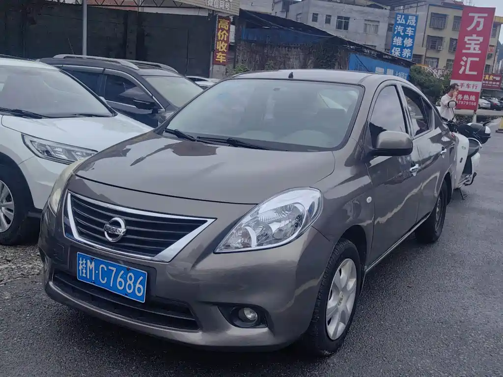 Nissan Sunny 2011