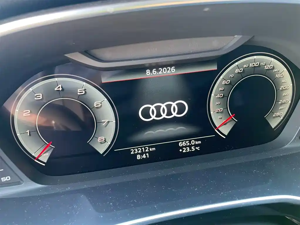 Audi Q3 2022 — фото 4