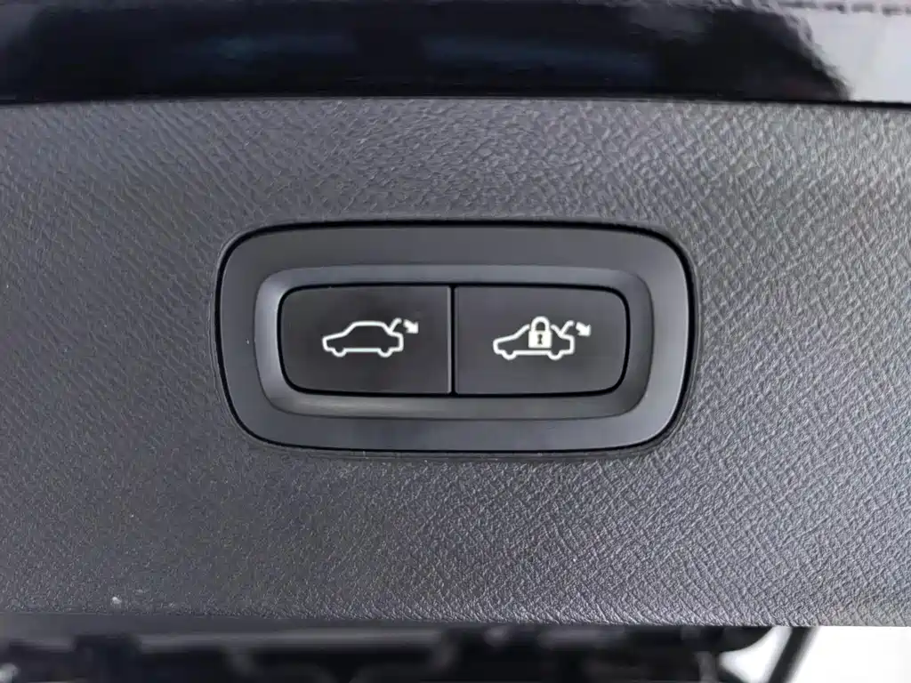 Volvo XC90 2016 — фото 28