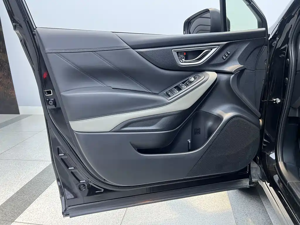 Subaru Forester 2022 — фото 13