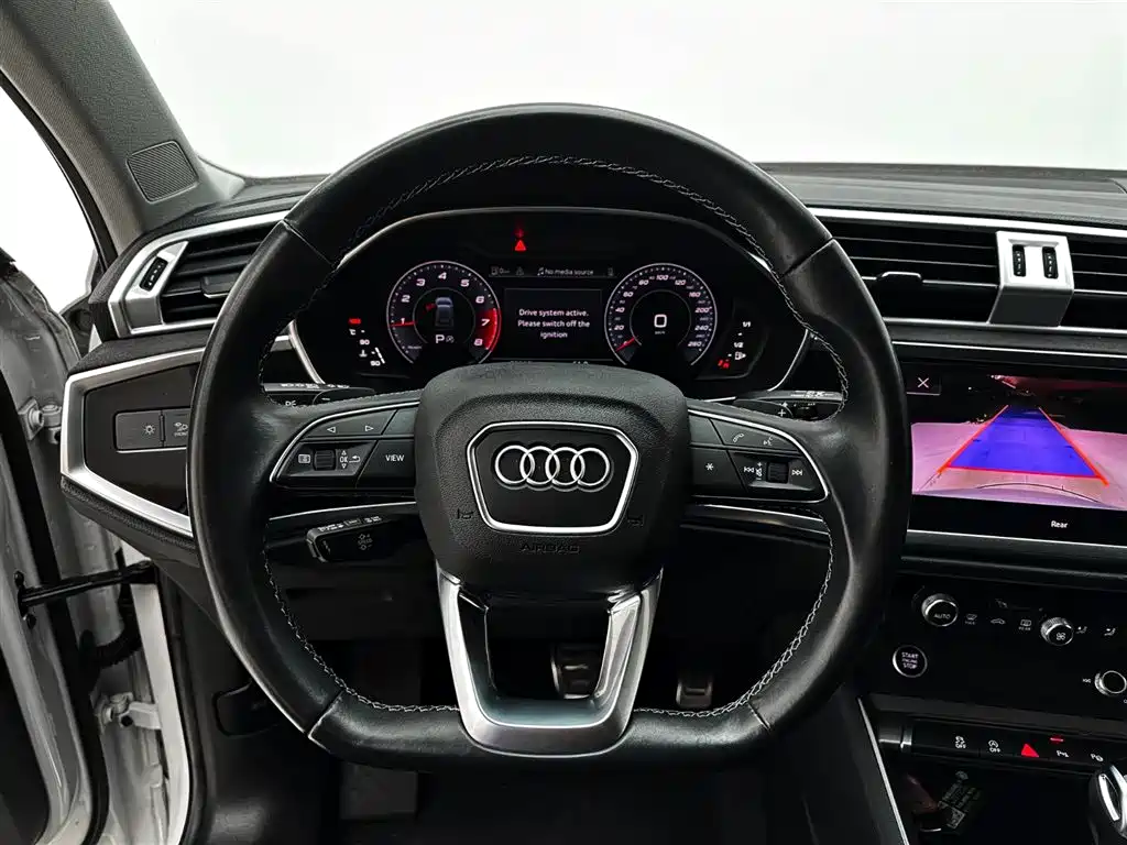 Audi Q3 2022 — фото 19
