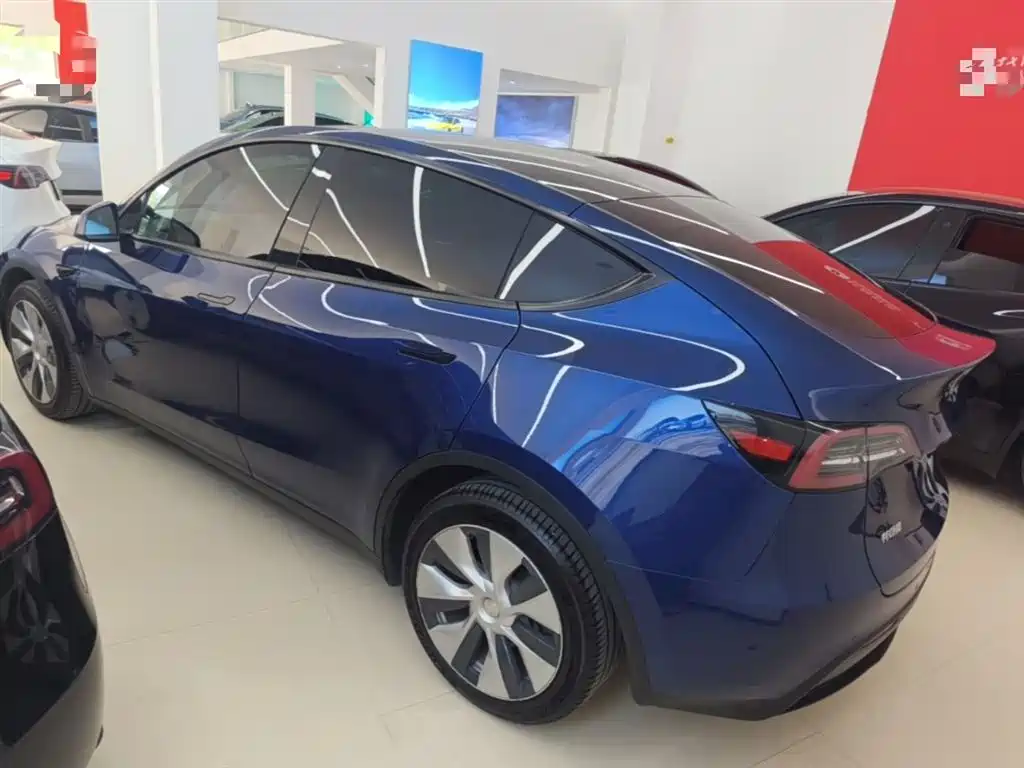 Tesla Model Y 2021 — фото 23