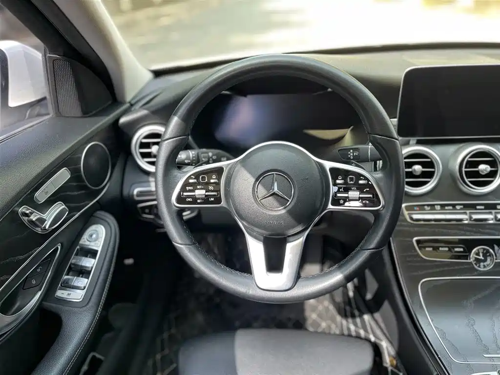 Mercedes-Benz C-Class 2019 — фото 21