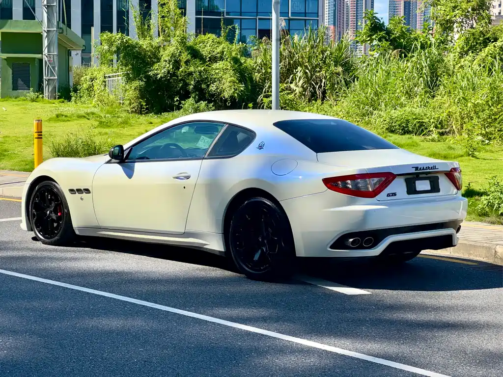 Maserati GranTurismo 2017 — фото 5