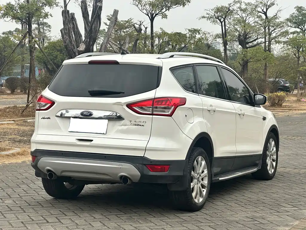 Ford Kuga 2016 — фото 12