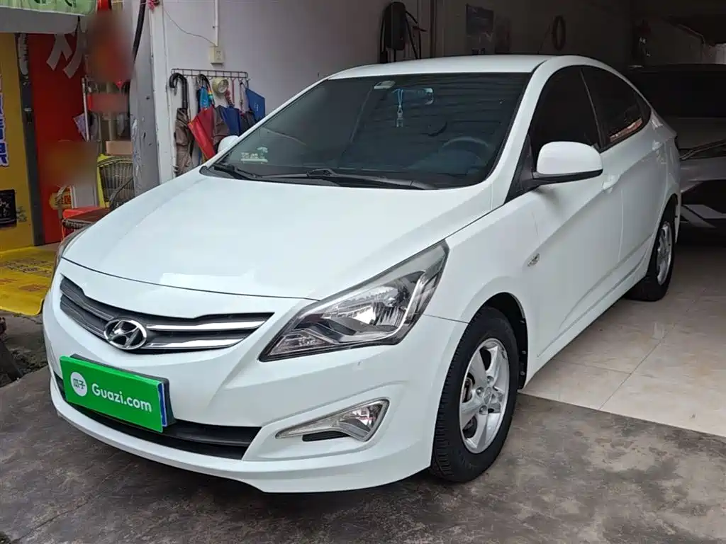 Hyundai Verna 2014 — фото 1