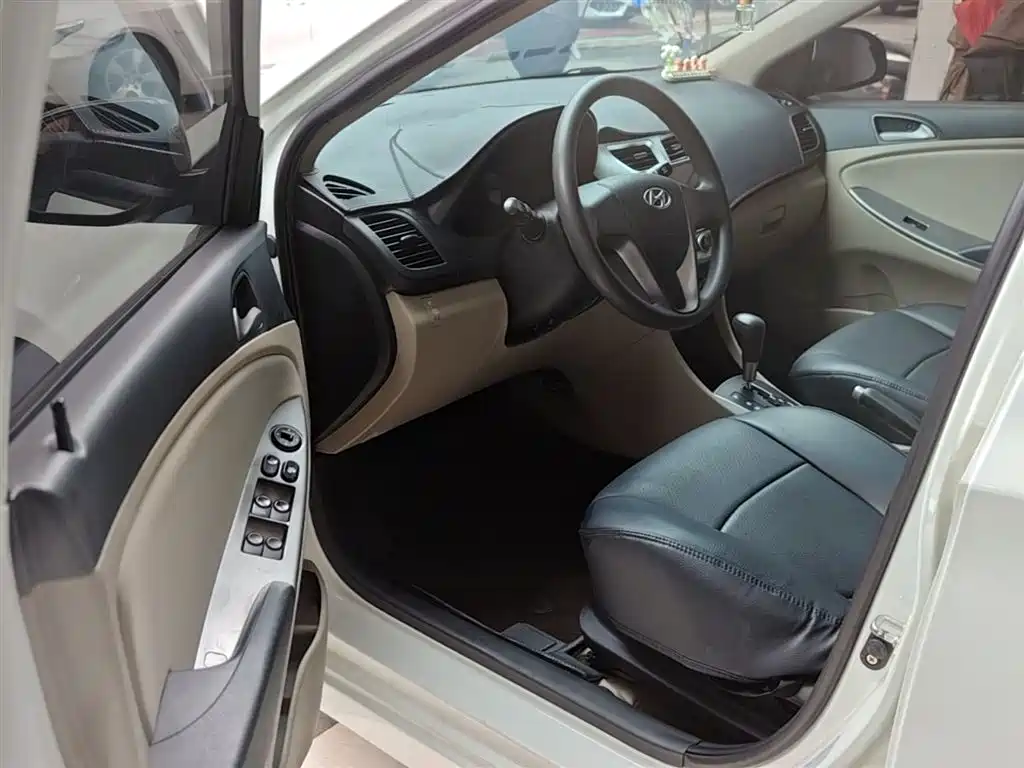 Hyundai Verna 2014 — фото 15