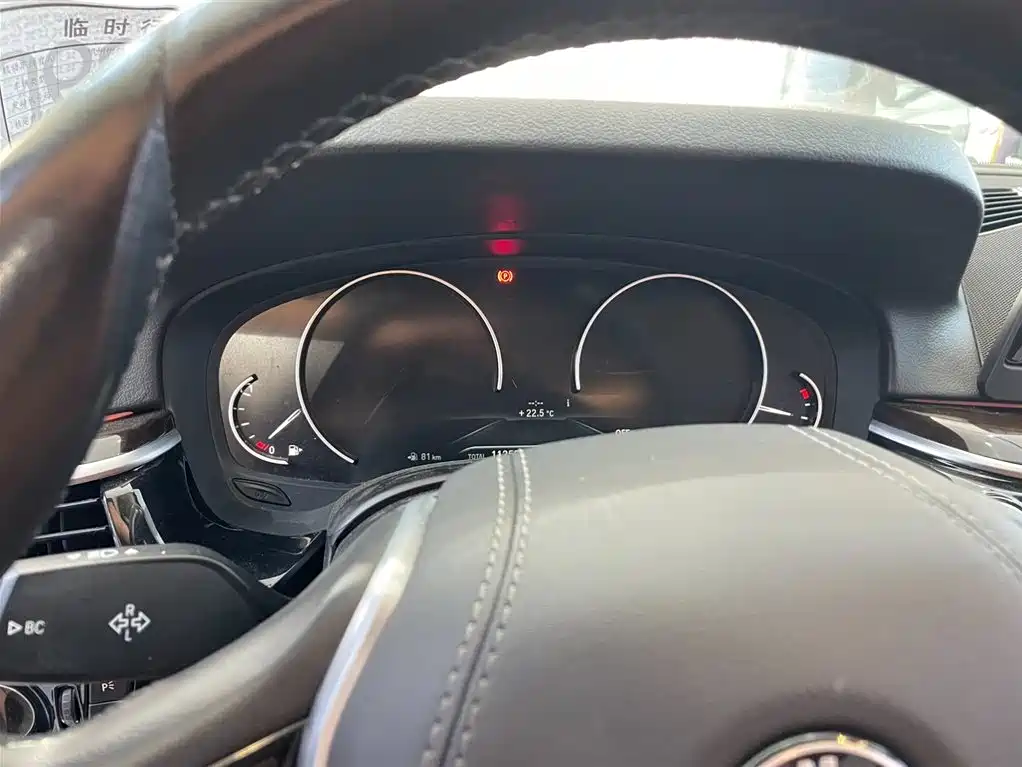 BMW 5 Series 2018 — фото 12