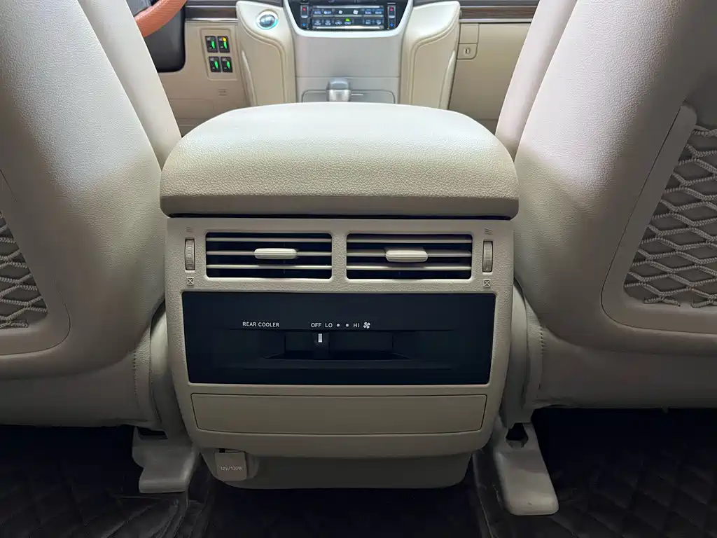 Toyota Land Cruiser 2019 — фото 9
