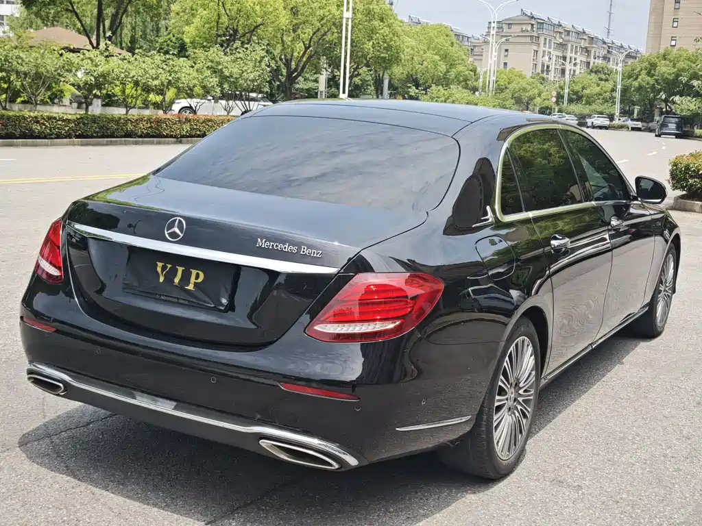 Mercedes-Benz E-Class 2019 — фото 23