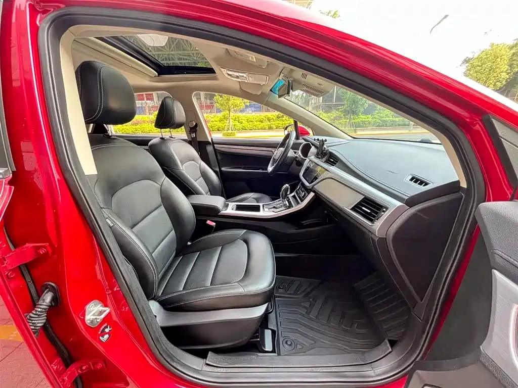 Geely Emgrand GS 2020 — фото 25