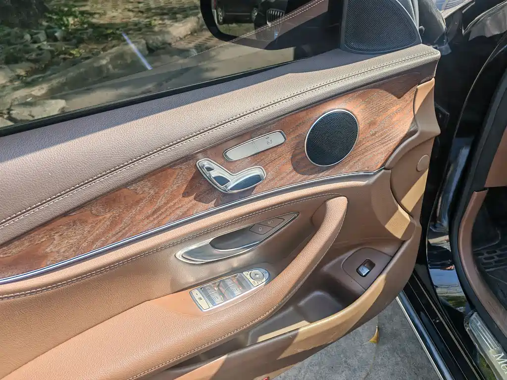 Mercedes-Benz E-Class 2023 — фото 4