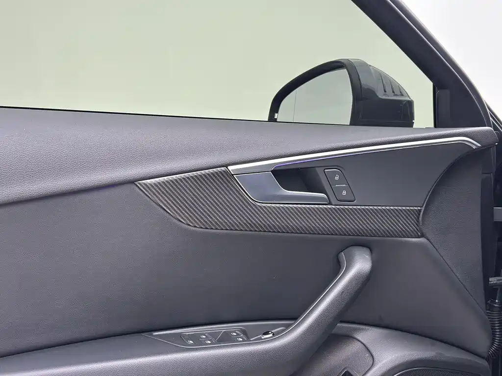 Audi A4L 2021 — фото 11