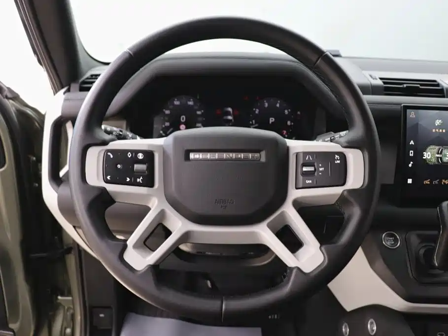 Land Rover Defender 2024 — фото 15