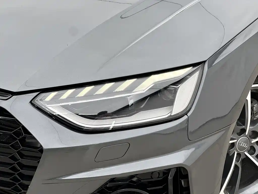 Audi A4L 2021 — фото 14