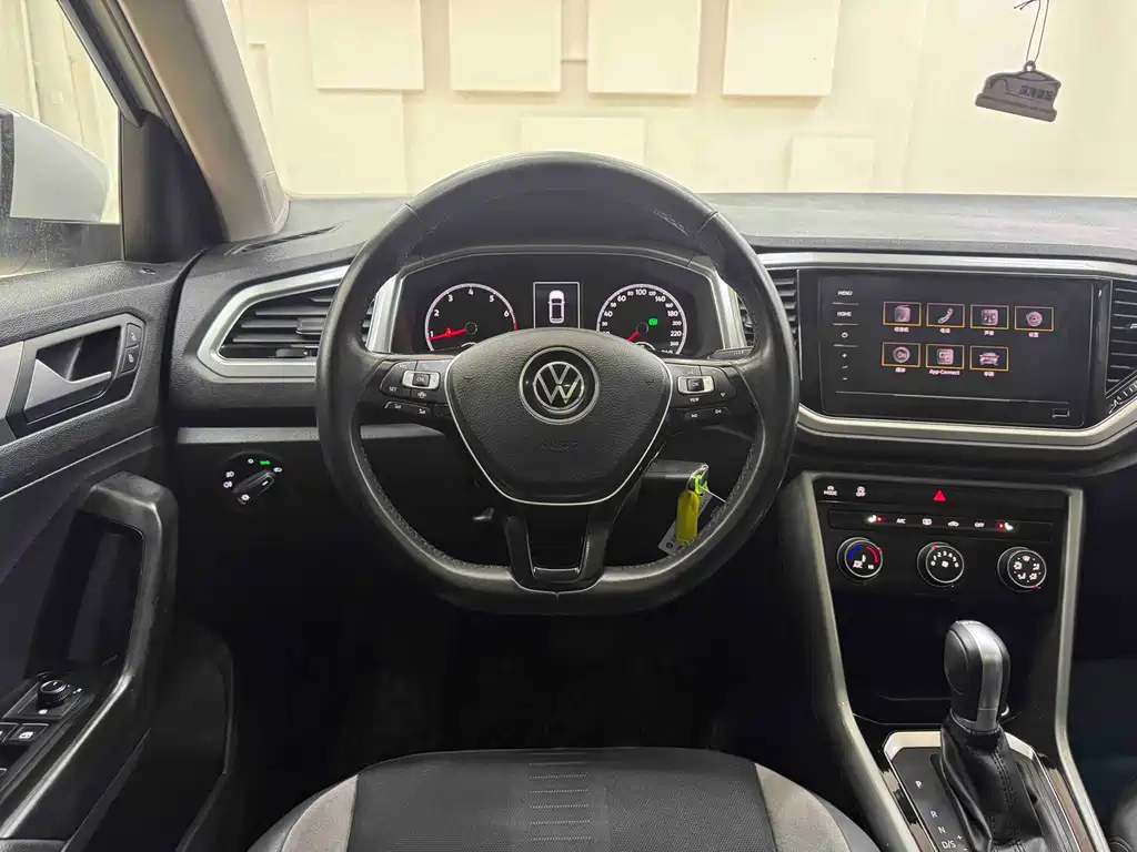 Volkswagen T-Roc 2021 — фото 16