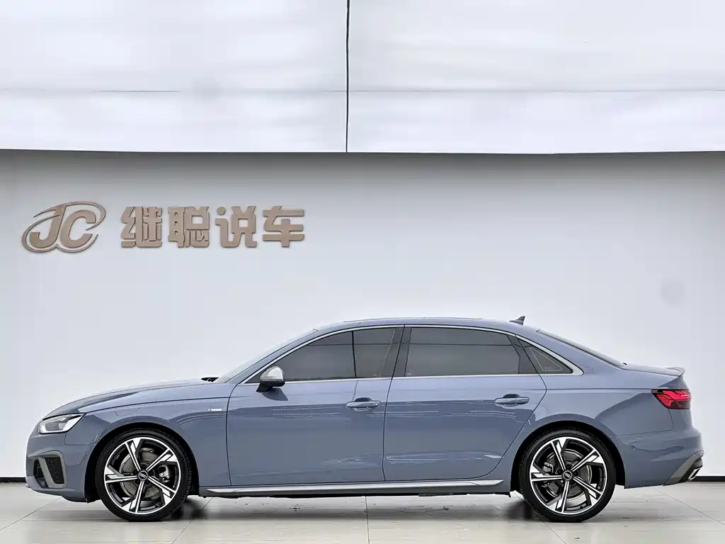 Audi A4L 2022 — фото 3