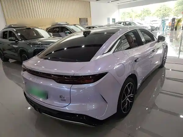 BYD Han L 2025