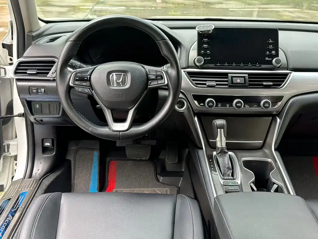 Honda Accord 2019 — фото 8