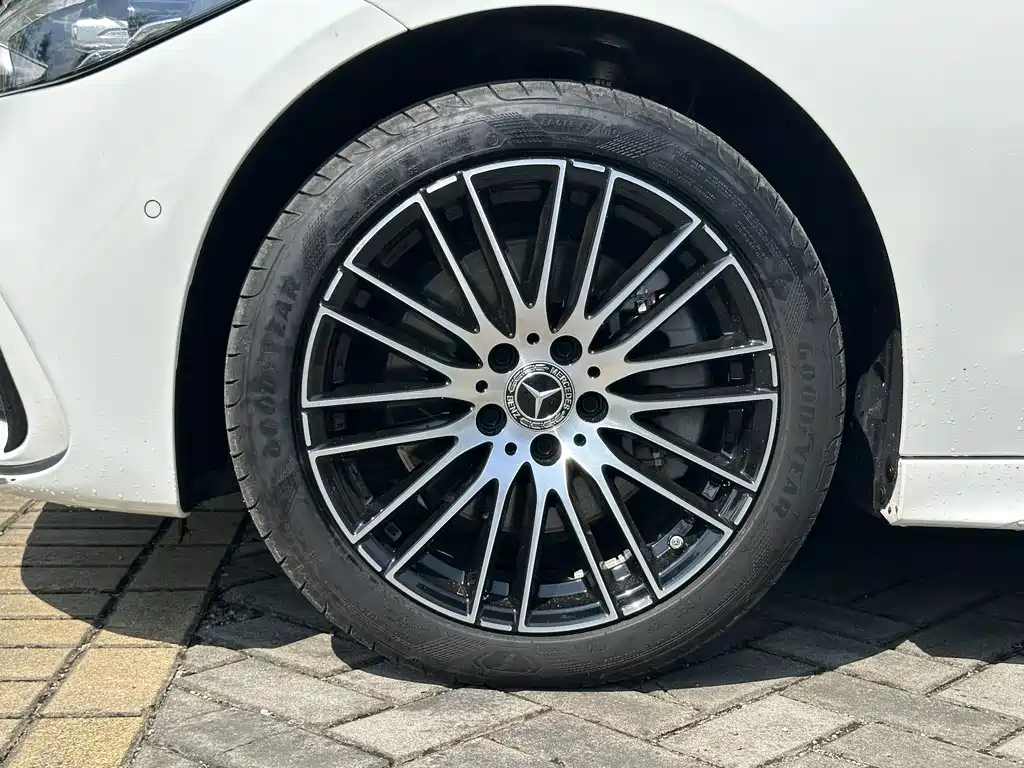 Mercedes-Benz C-Class 2025 — фото 10