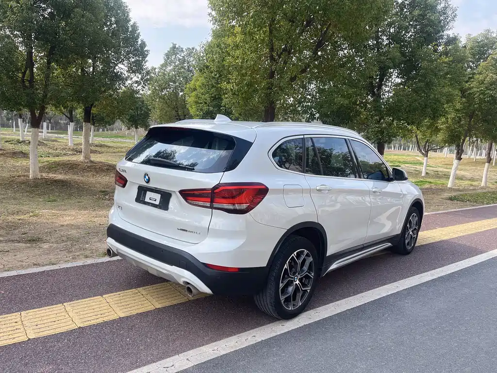 BMW X1 2022 — фото 8
