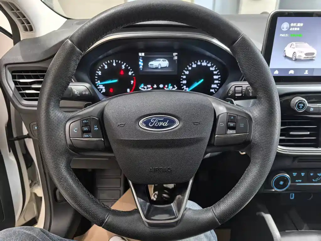 Ford Focus Active 2020 — фото 13