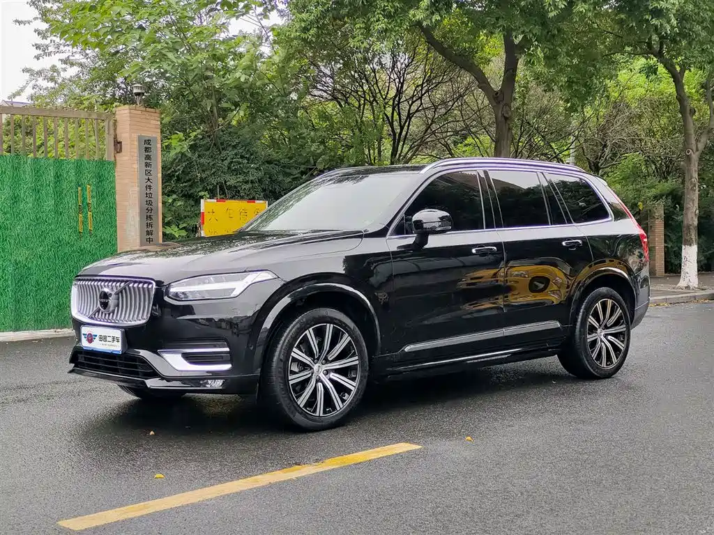 Volvo XC90 2022 — фото 1