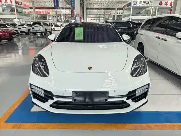 Porsche Panamera 2021