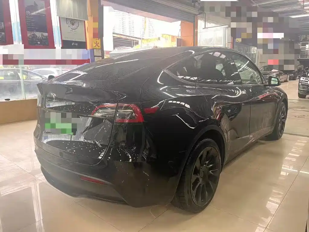 Tesla Model Y 2022 — фото 11