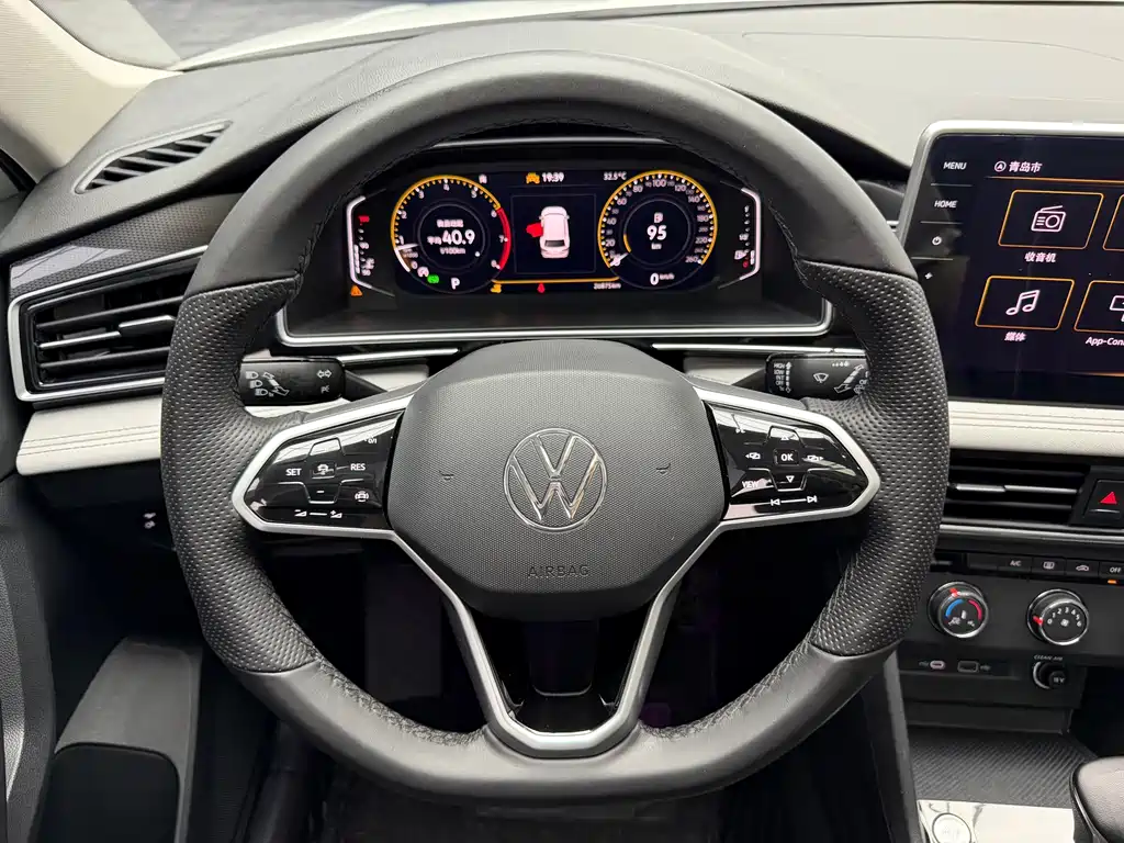 Volkswagen Tiguan L 2023 — фото 12