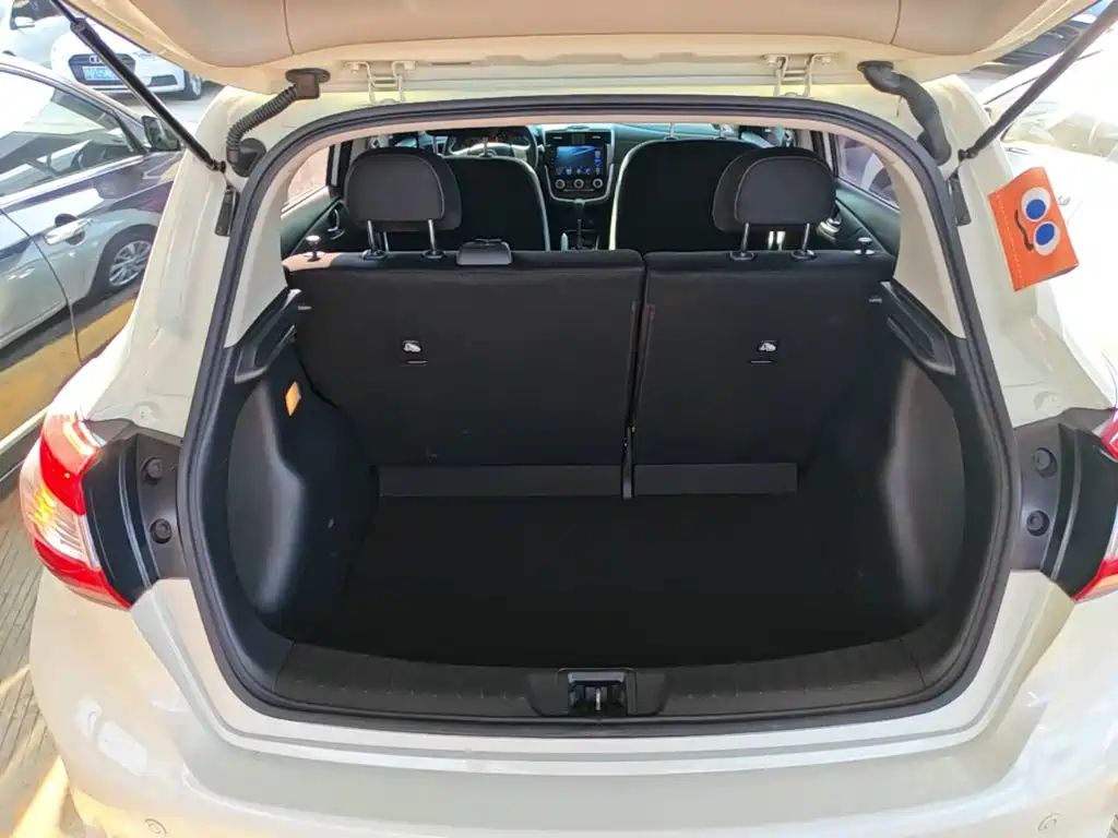 Nissan Tiida 2019 — фото 19