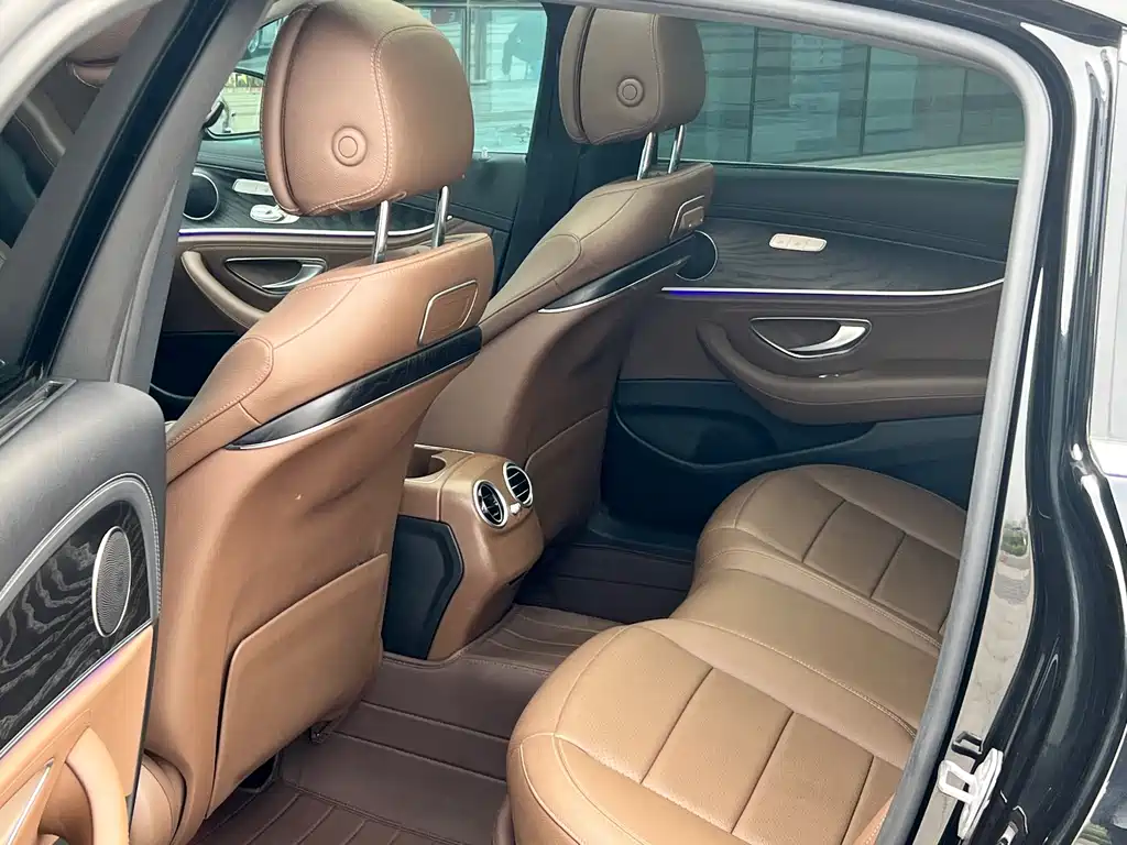 Mercedes-Benz E-Class 2018 — фото 10