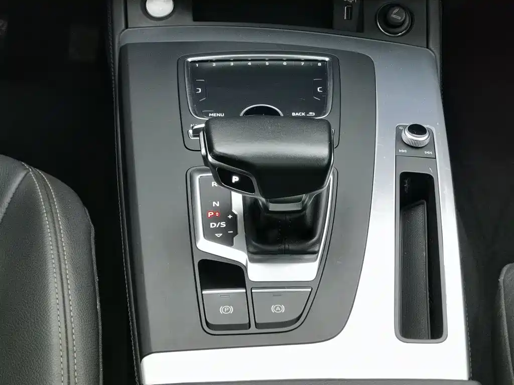 Audi Q5L 2019 — фото 13