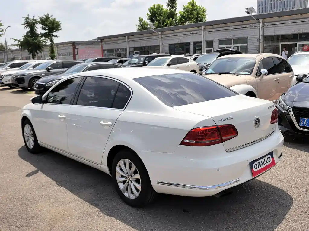 Volkswagen Magotan 2012