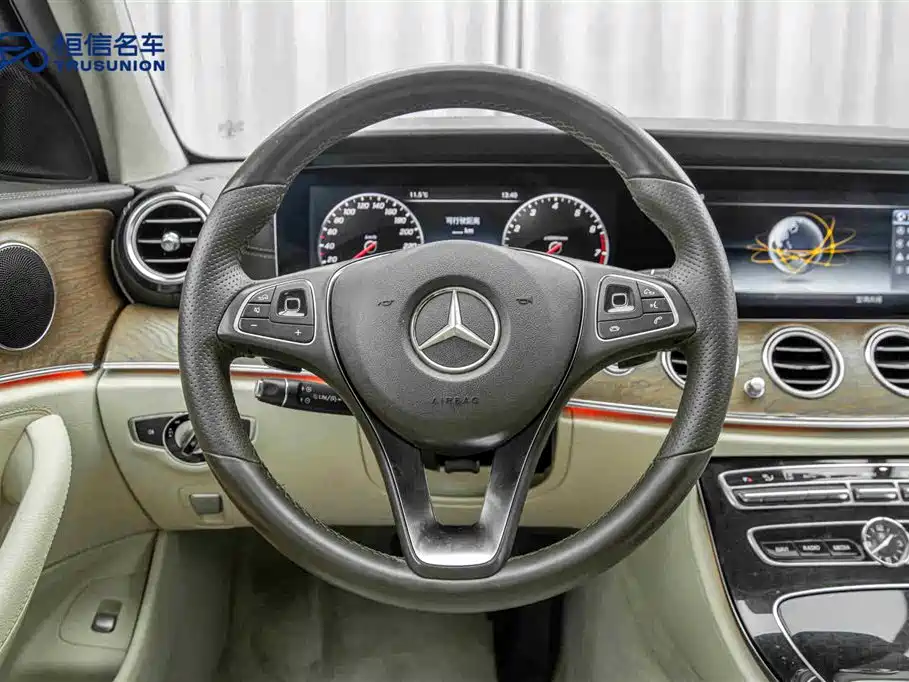 Mercedes-Benz E-Class 2017 — фото 17