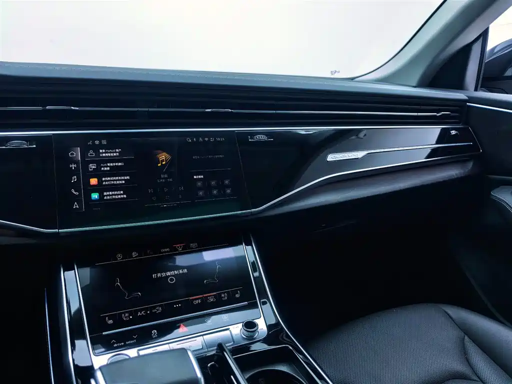 Audi Q8 2025 — фото 12