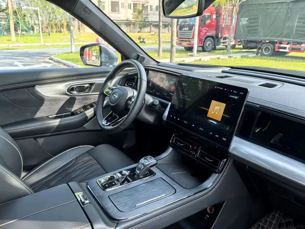 GAC Motor Trumpchi GS8 2022 — фото 11