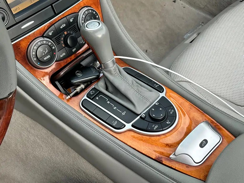 Mercedes-Benz SL-Class 2009 — фото 14