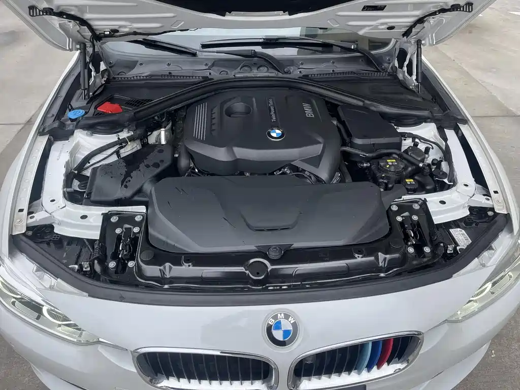 BMW 3 Series 2017 — фото 13