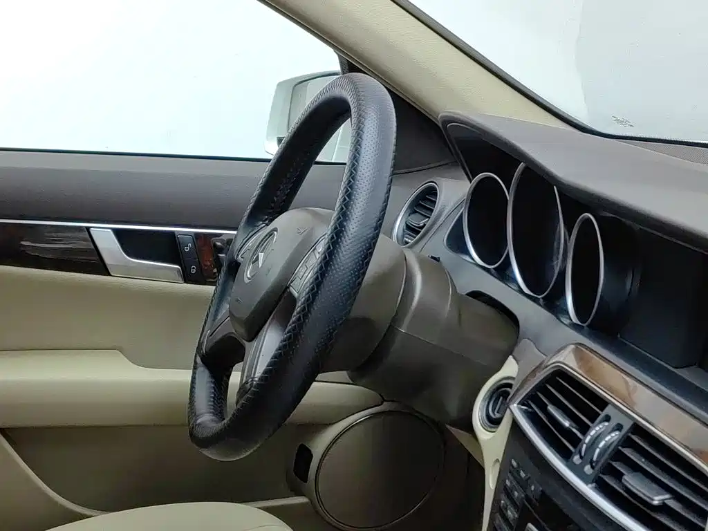 Mercedes-Benz C-Class 2014 — фото 22