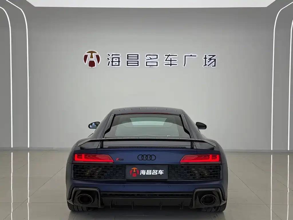 Audi R8 2021 — фото 8
