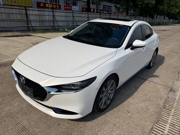 Mazda 3 Axela 2022