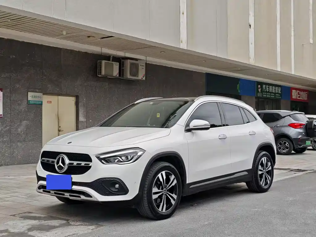 Mercedes-Benz GLA 2021 — фото 1