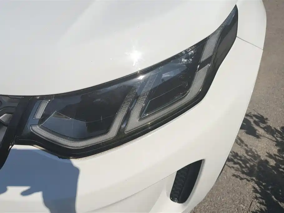 Land Rover Discovery Sport 2021
