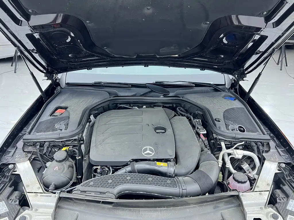 Mercedes-Benz E-Class 2020 — фото 25