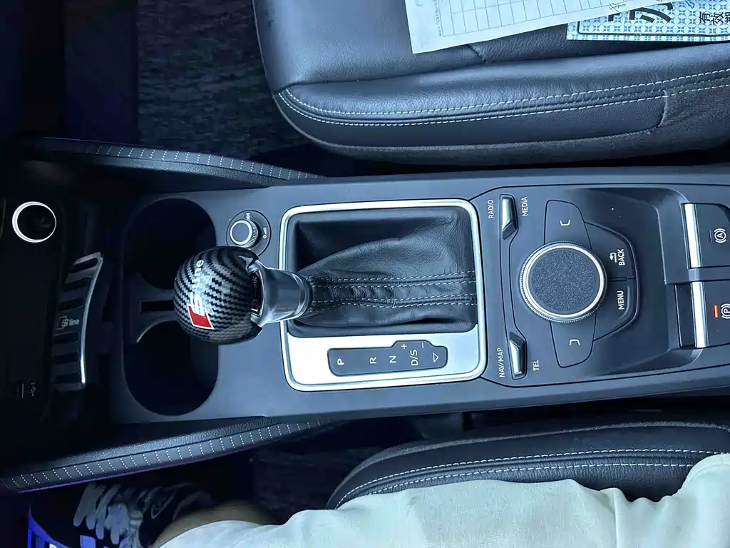 Audi Q2L 2023 — фото 12