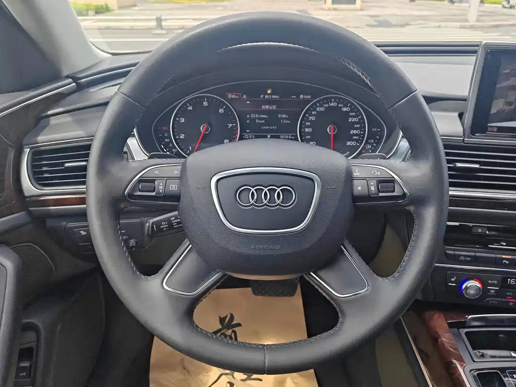 Audi A6L 2014 — фото 14