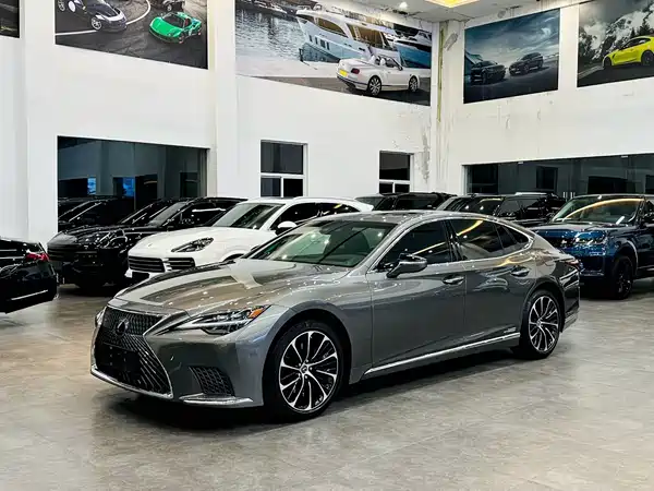 Lexus LS 2022