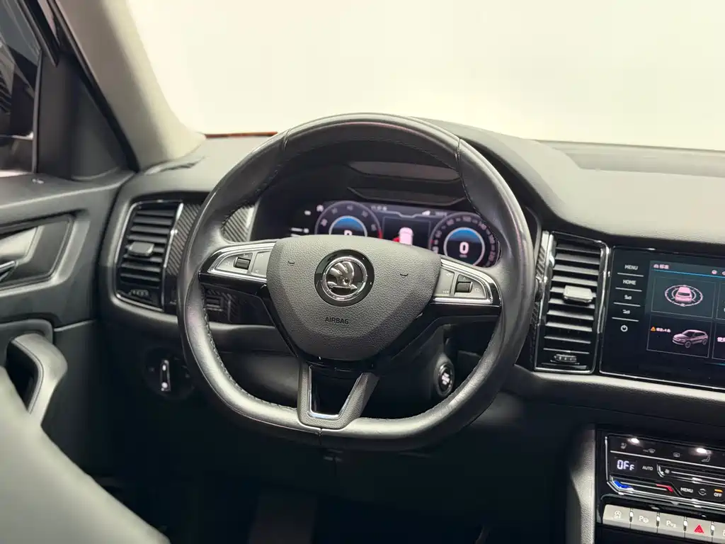 Skoda Kodiaq GT 2021 — фото 18